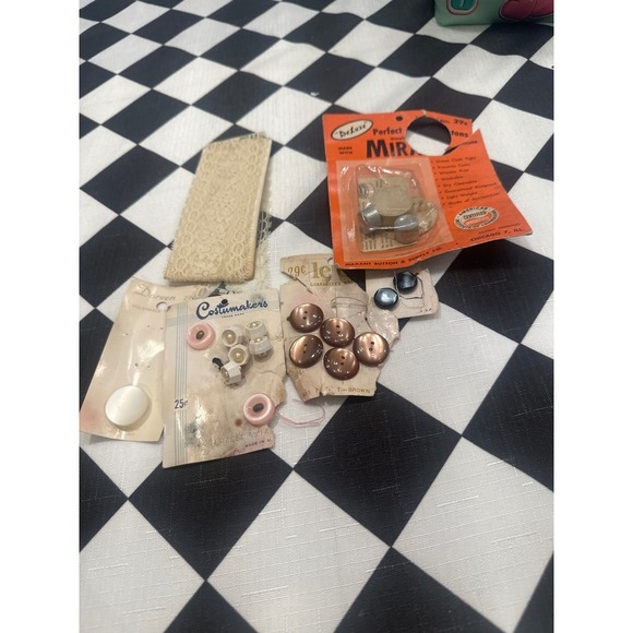 Vintage Sewing Buttons Lot Deluxe Mira Doreen Costumakers Trim Lace - Picture 1 of 5